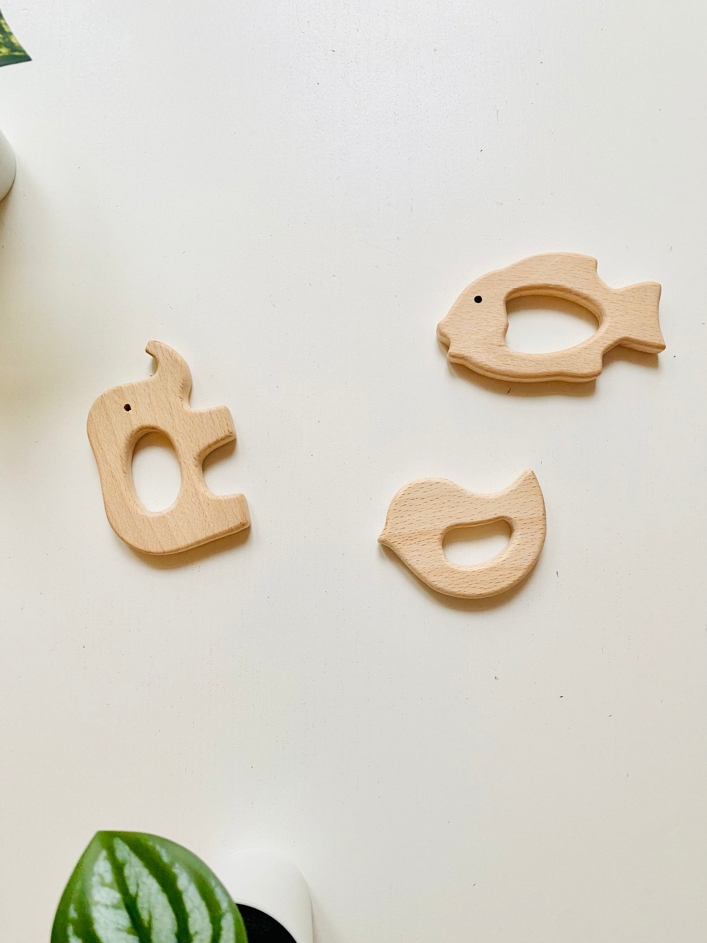 Mini Beißringe aus Holz, Wooden teething ring, baby gifts, christening gifts, unique gifts.