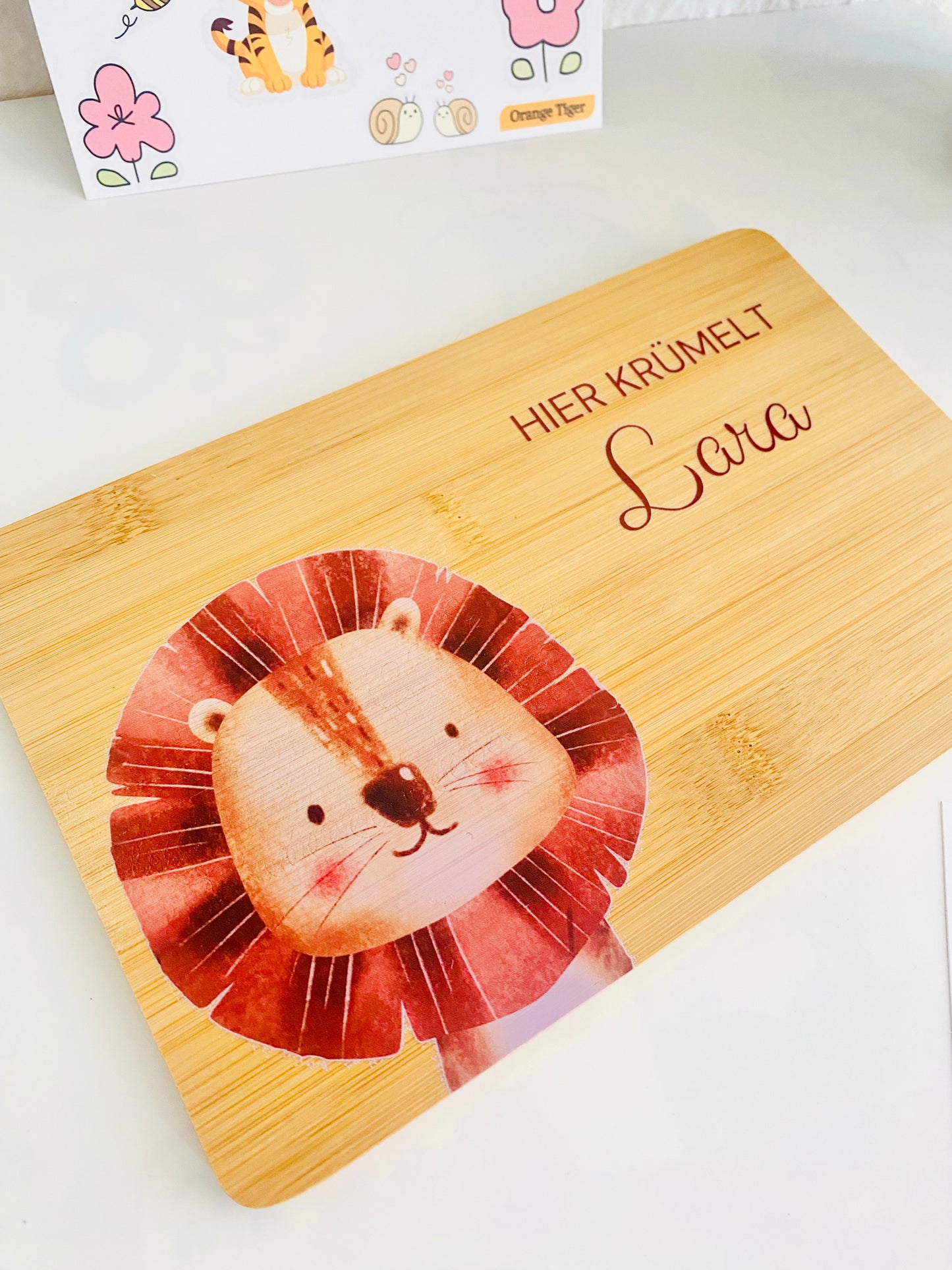 personalised breakfast board kids made from wood, a perfect gift for kids featuring Lion motif.