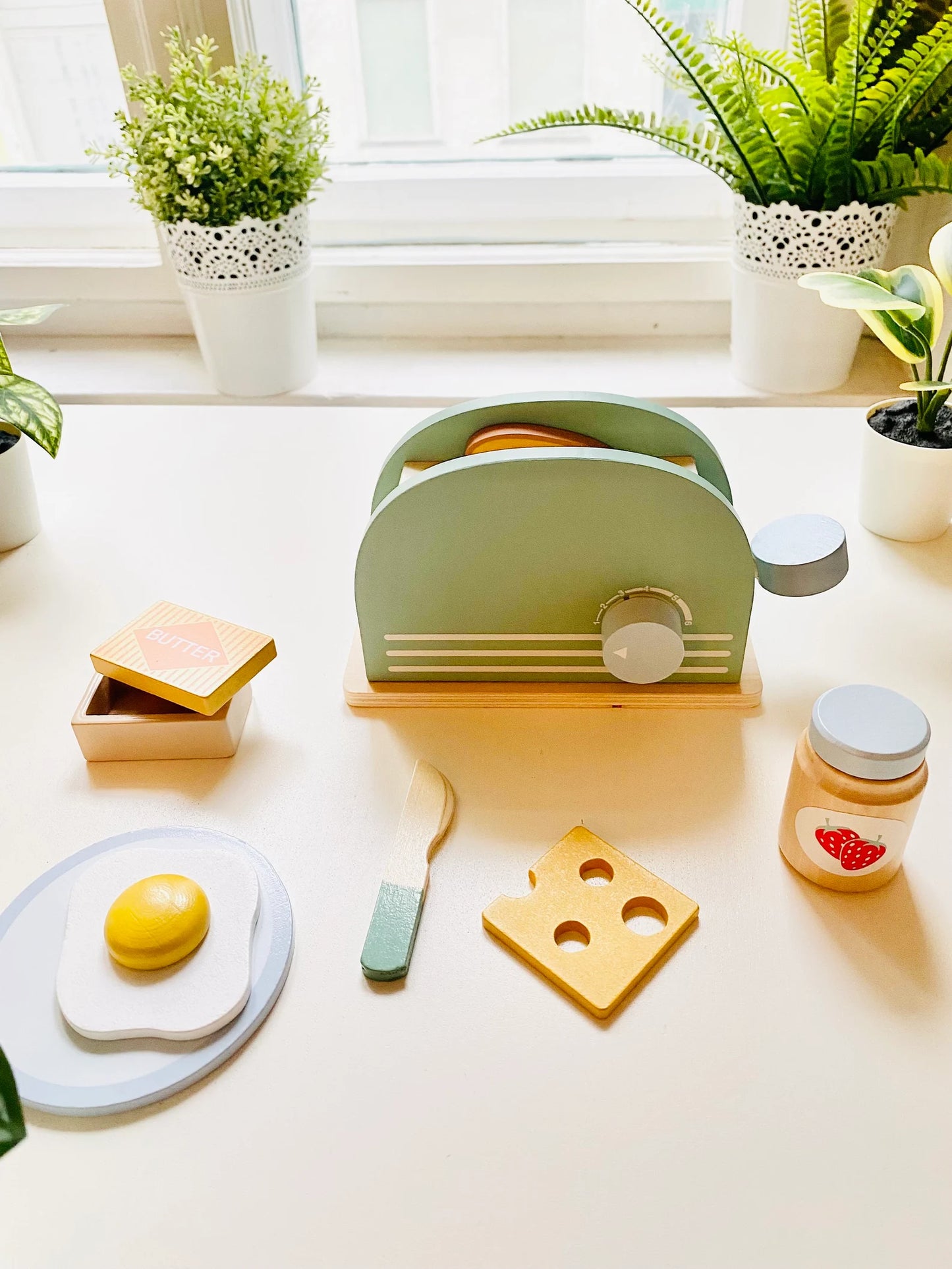 breakfast maker toy, kitchen toy kids, pretend play.