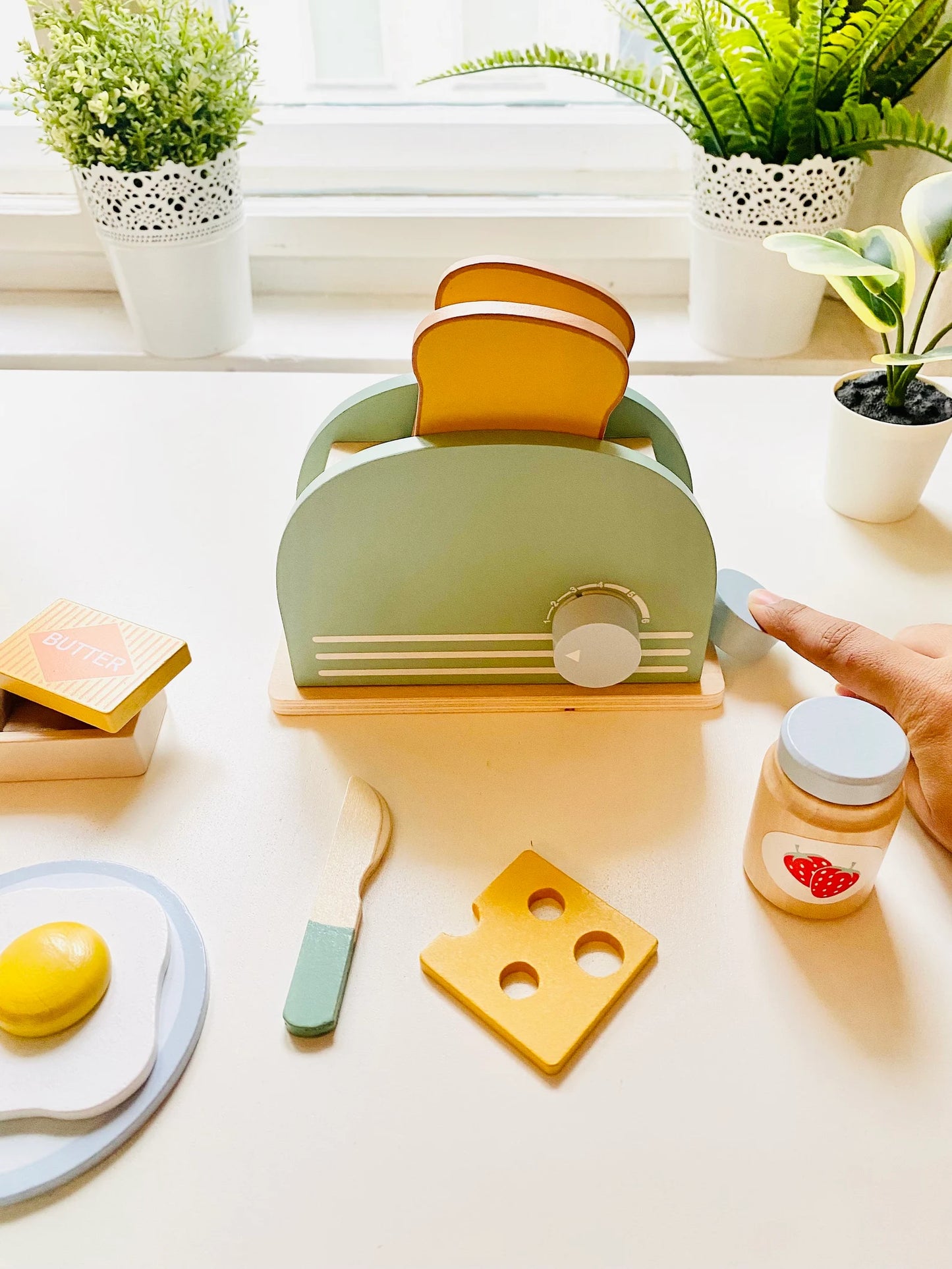 realistic toastmaker toy for toddlers.